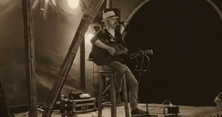 Fernando de tú a tú con su Tributo a Sabina en Málaga