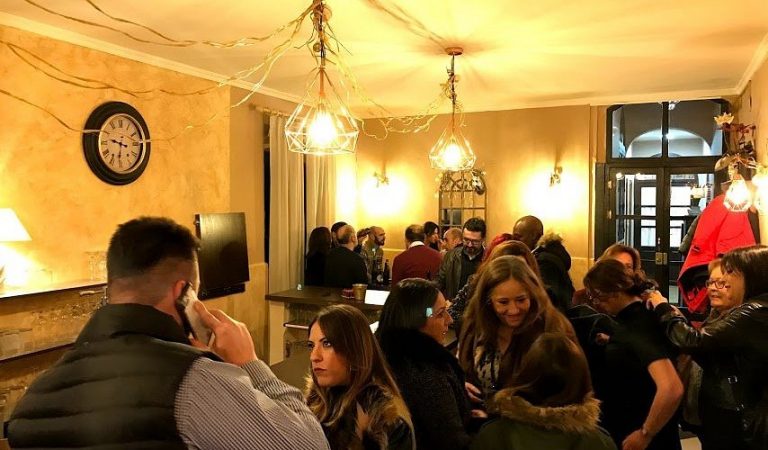 Ambiente en el Casino Los Labradores de Atarfe donde actúa Fernando de Tú a Tú en concierto