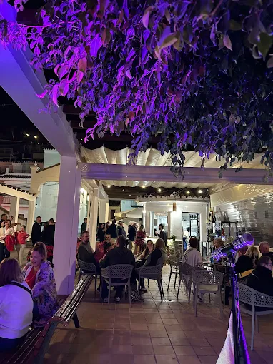 El Retiro en Torrox donde actúa en directo Fernando de Tú a Tú con frecuencia