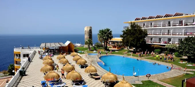 Hotel Salobreña donde actúa en bodas el grupo de Versiones Fernando de Tú a Tú